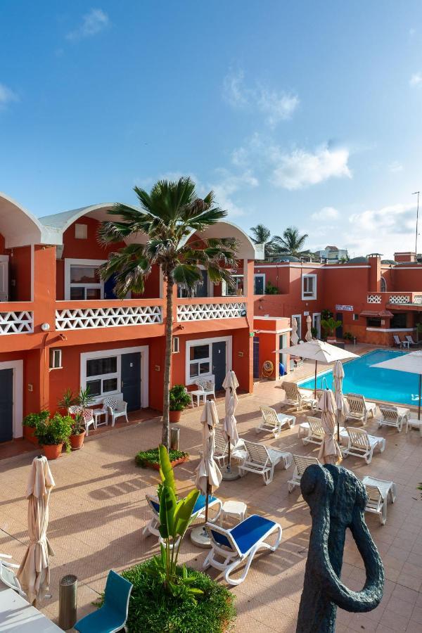 Hotel La Madrague ダカール エクステリア 写真
