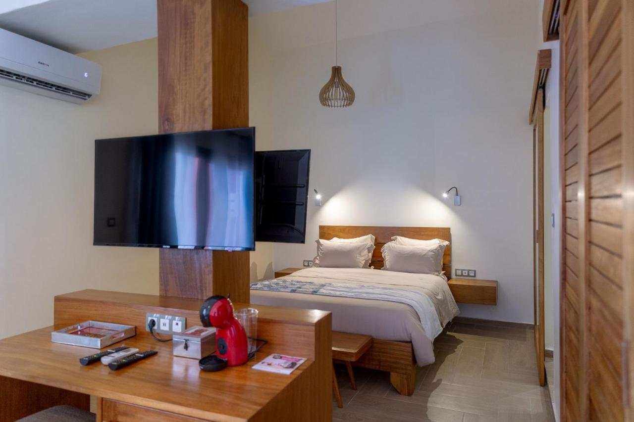 Hotel La Madrague ダカール エクステリア 写真