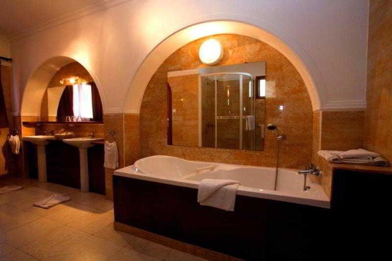 Hotel La Madrague ダカール エクステリア 写真